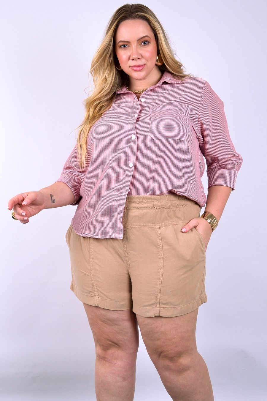 Camisa feminina listrada com bolso e manga 3/4 vermelho