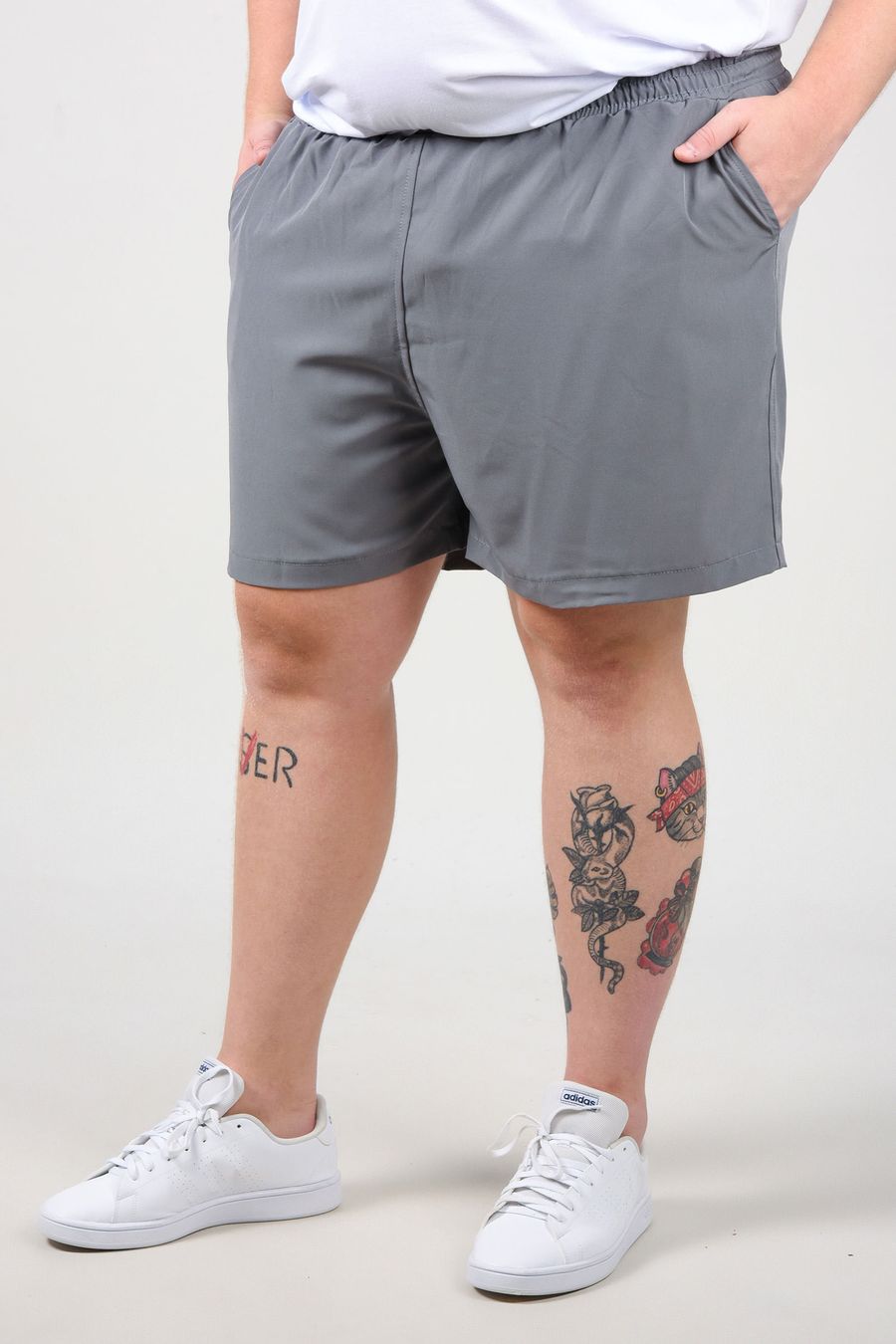 Short tactel com elastano básico plus size cinza chumbo