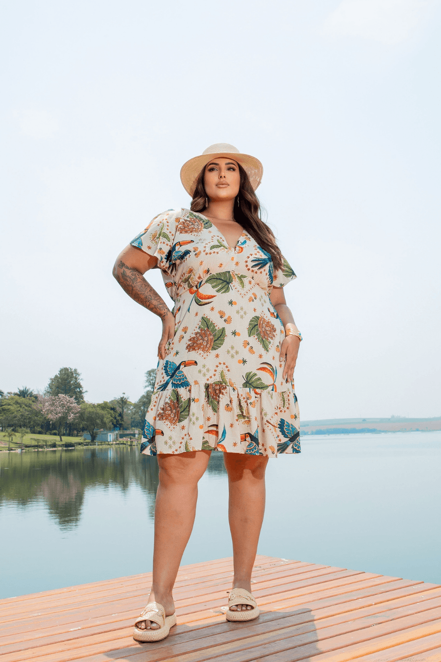 Vestido Curto Giulia Plus Size BEGE