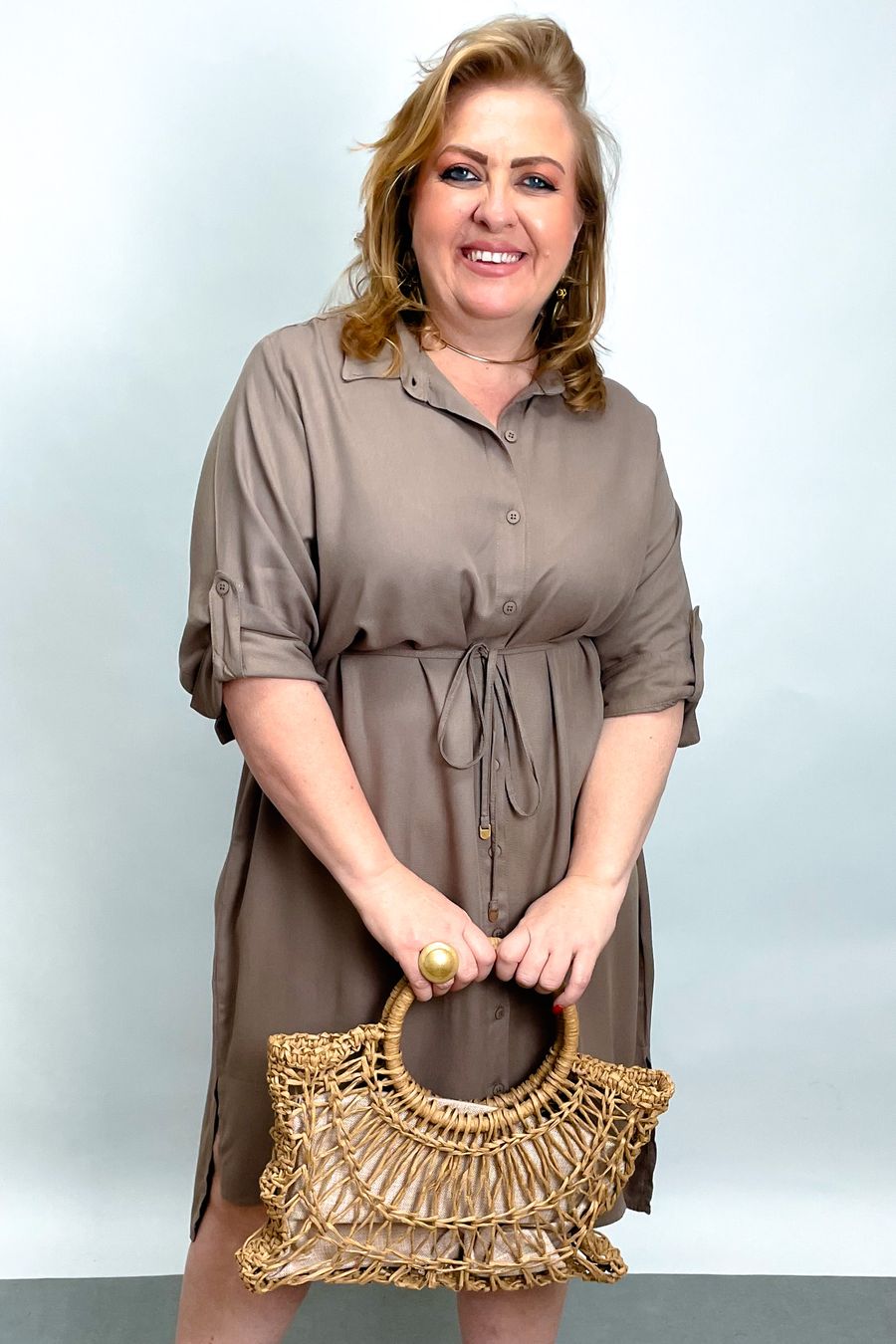 Vestido camisa feminino em viscose  kaki