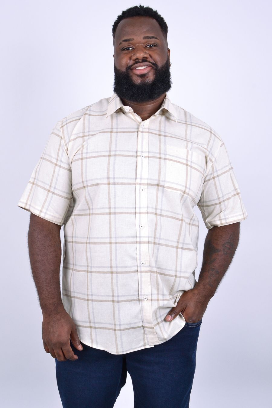 Camisa masculina manga curta xadrez em linho bege