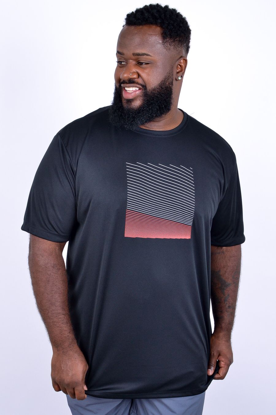 Camiseta masculina fitness com estampa frontal preto