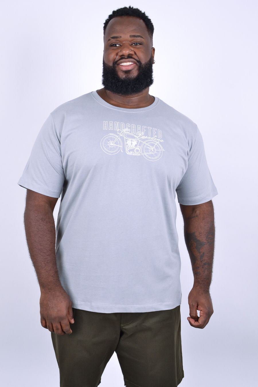 Camiseta masculina em meia malha com estampa de moto cinza