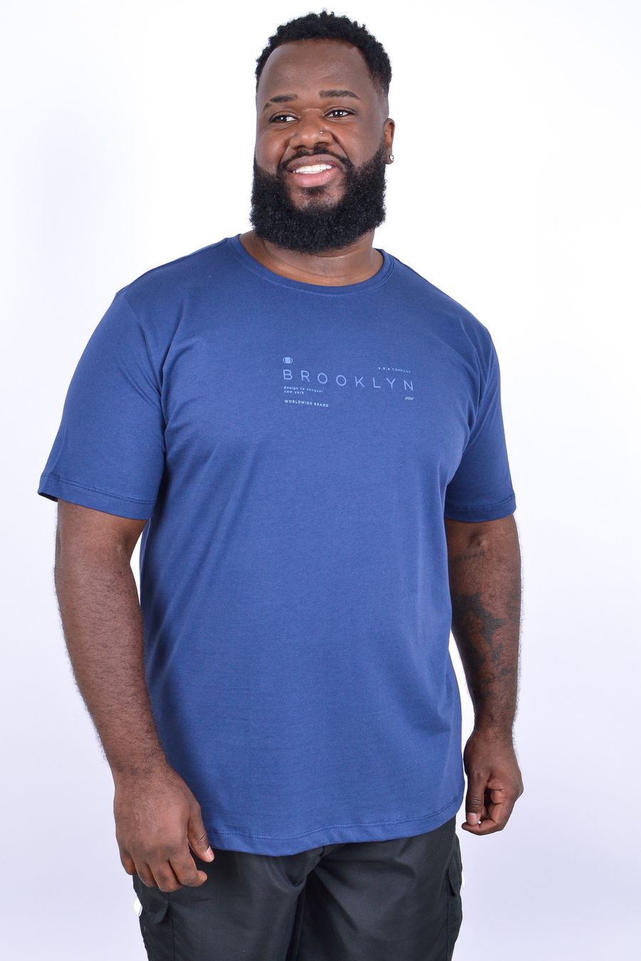 Camiseta masculina em meia malha com estampa  brooklyn azul marinho