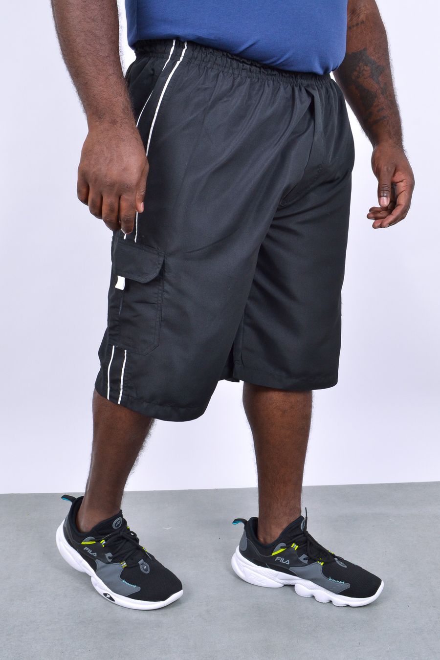 Bermuda cargo masculina em tecido tecnológico  preto