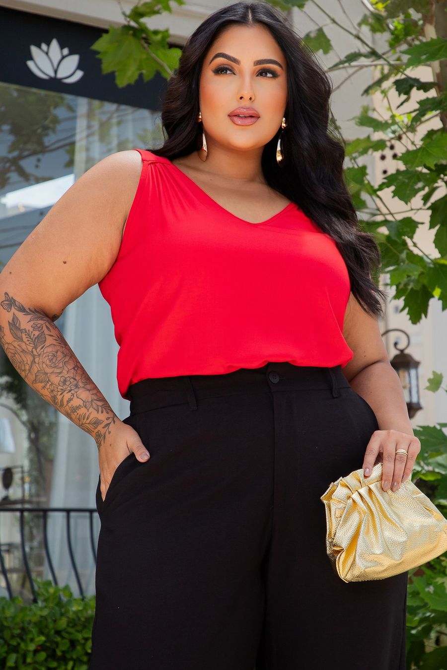 Regata feminina alça larga em viscose lisa vermelho