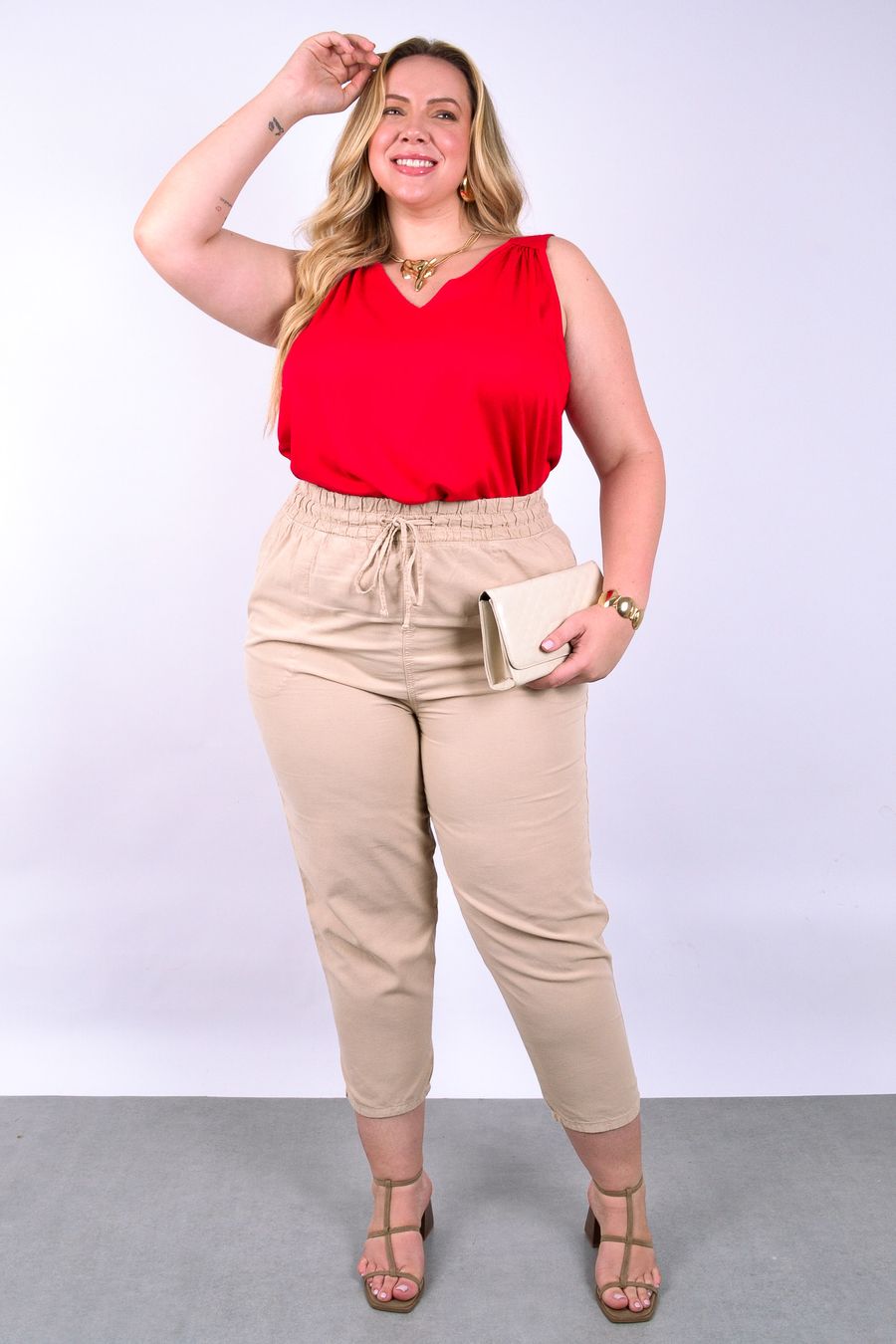 Regata feminina alça larga em viscose lisa vermelho