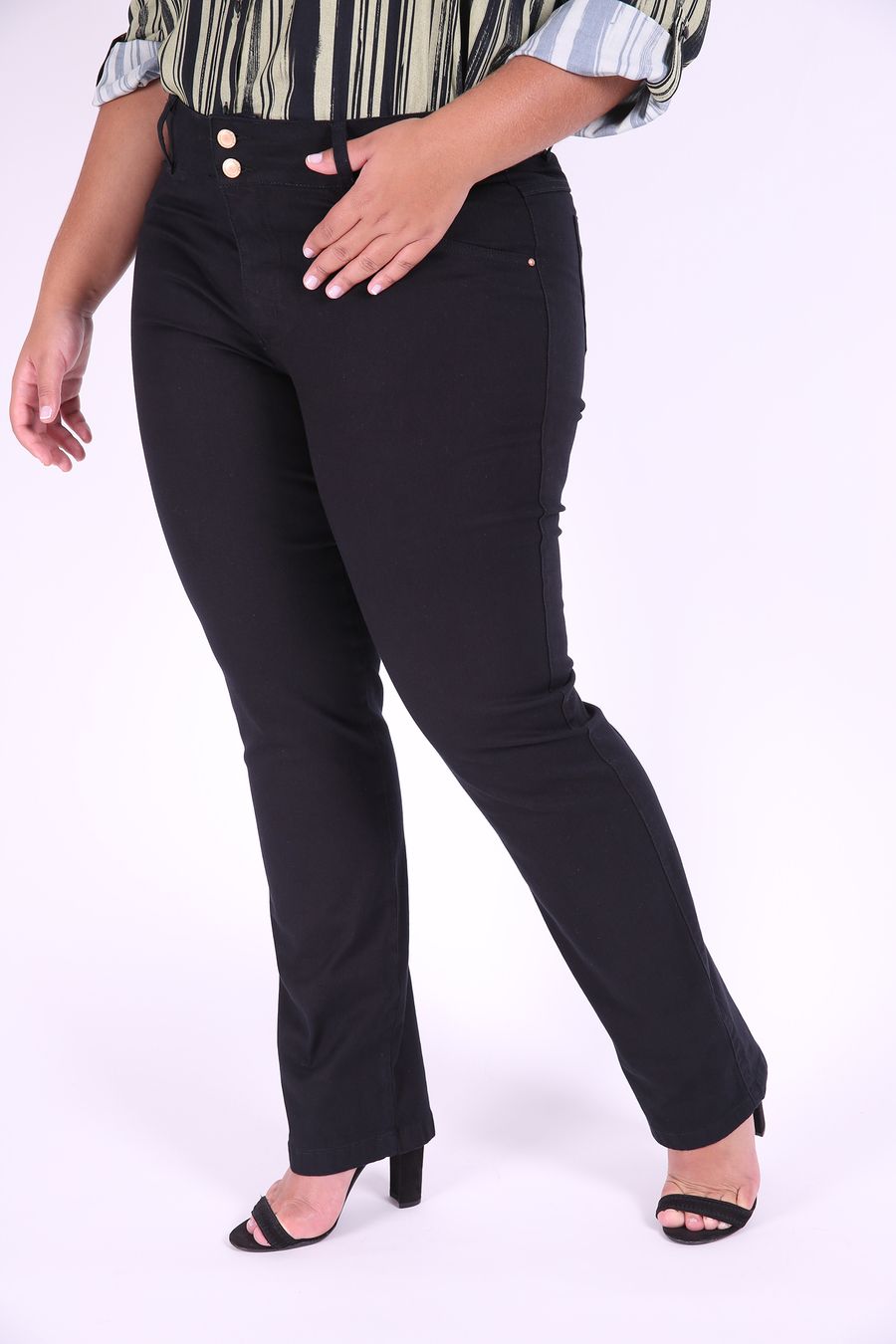 Calça sarja skinny feminina plus size preto