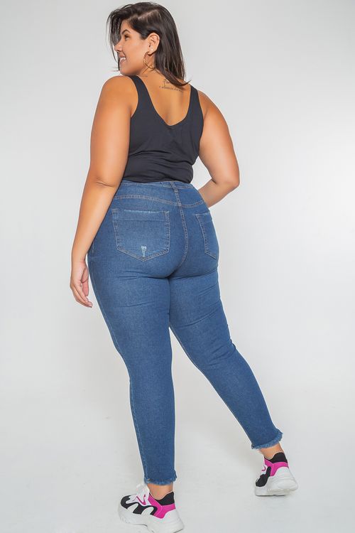 Calça skinny rasgos e barra desfiada plus size jeans blue