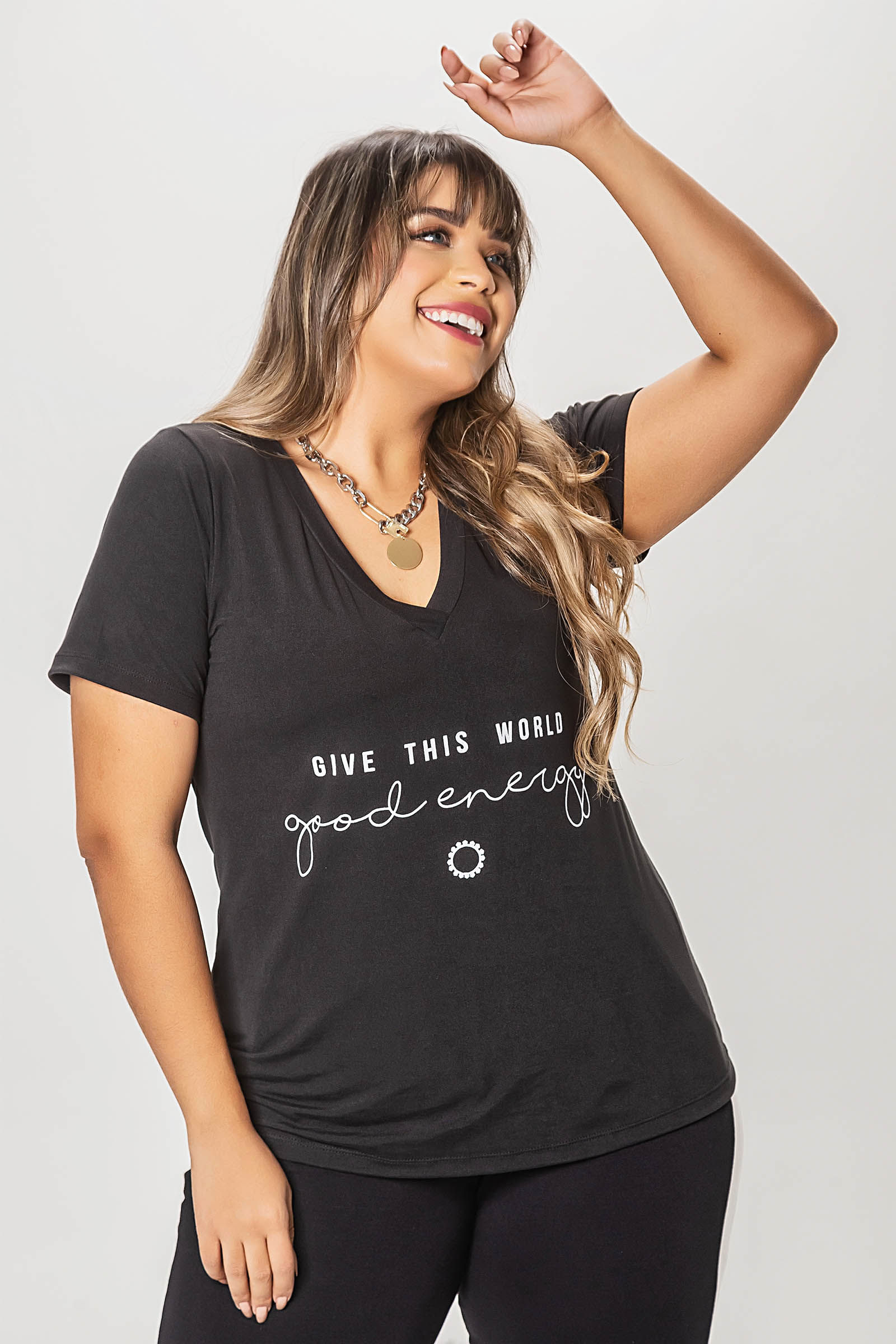 T Shirt Decote V Plus Size Preto Kauê Plus Size