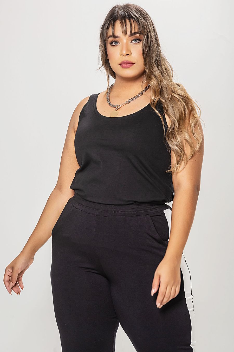 Regata básica alça larga plus size preto