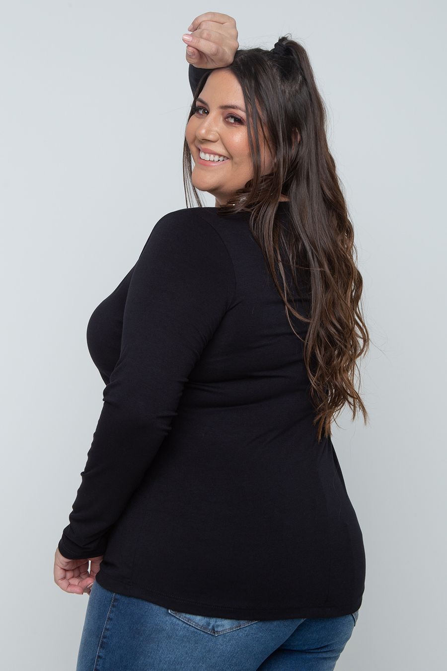 Blusa manga longa básica decote v plus size preto