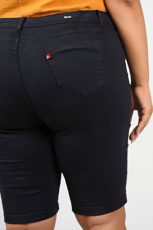 Bermuda ciclista de sarja básica plus size preto